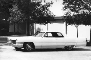 Cadillac Coupe DeVille 1965 года